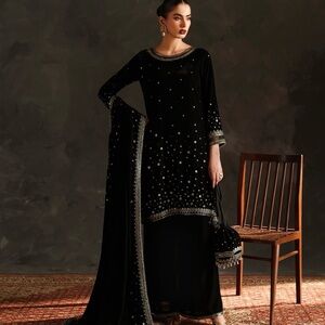 Black Embellished Long-Sleeve Velvet Dress